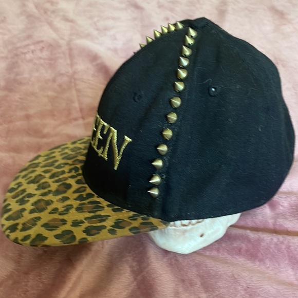 Nicki Minaj Queen hat SnapBack lettering is in gold leopard bill - Picture 3 of 4